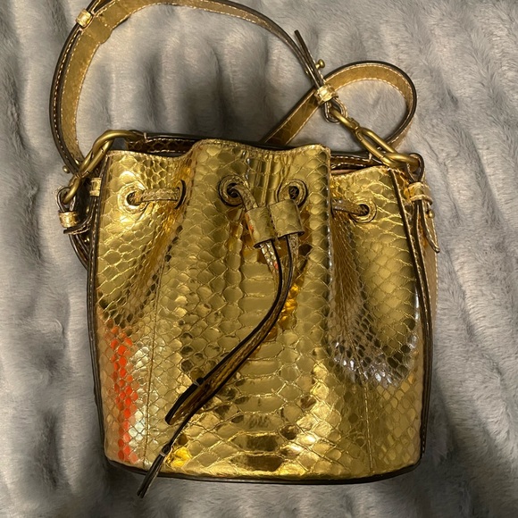 MK BUCKET BAG - Picture 1 of 8